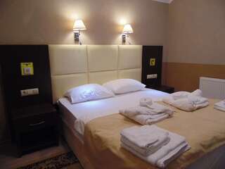 Гостиница Элиза Инн Зеленоградск Двухместный номер с 1 кроватью или 2 отдельными кроватями в мансарде --4